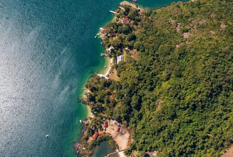 Ang049 - Bela casa em ilha em Angra dos Reis