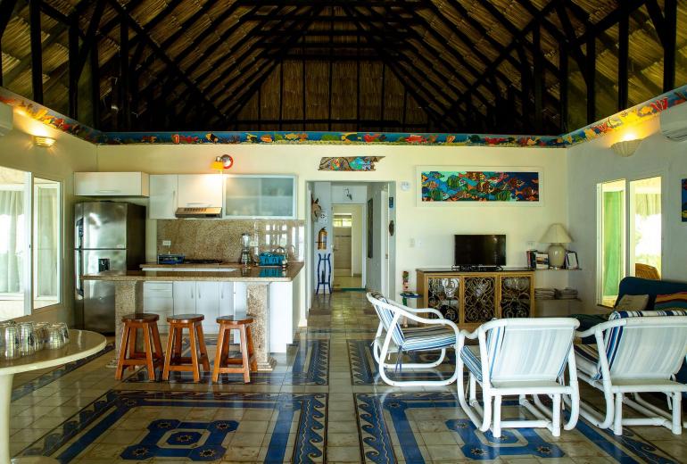 Car123 - Charming waterfront house in Rosario Islands