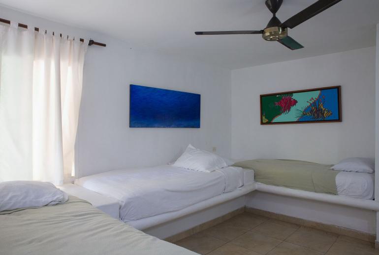 Car123 - Charming waterfront house in Rosario Islands