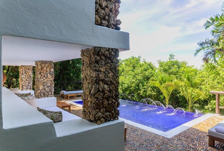 Car082 - Oceanfront villa with pools in Barú