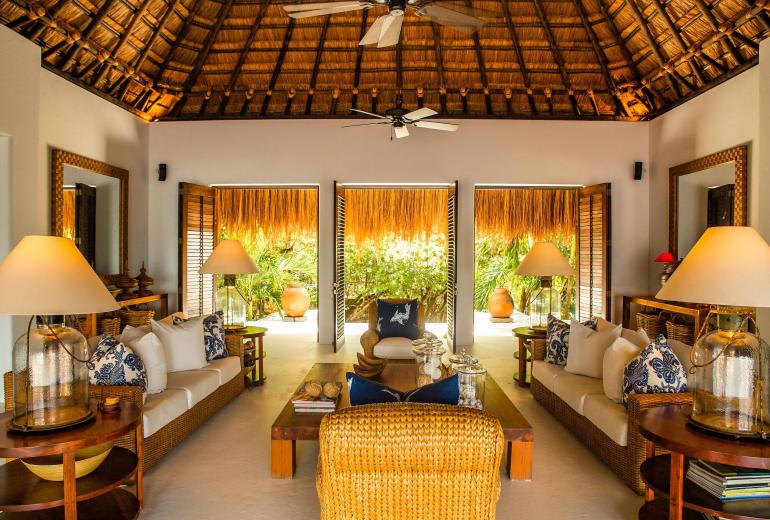 Car082 - Oceanfront villa with pools in Barú