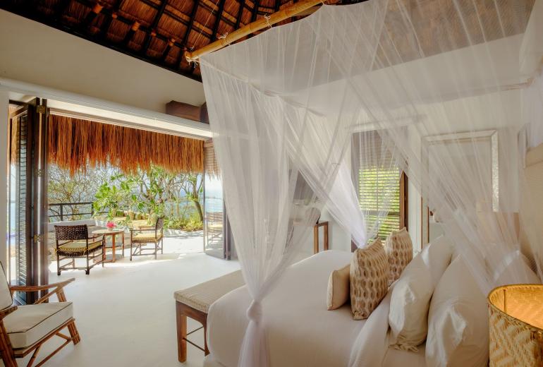 Car082 - Oceanfront villa with pools in Barú