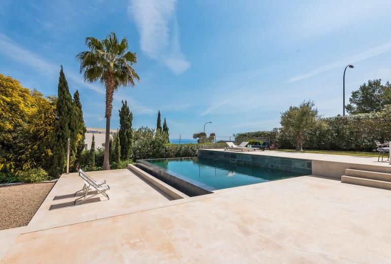 Mal004 - Villa in the first sea line, Mallorca