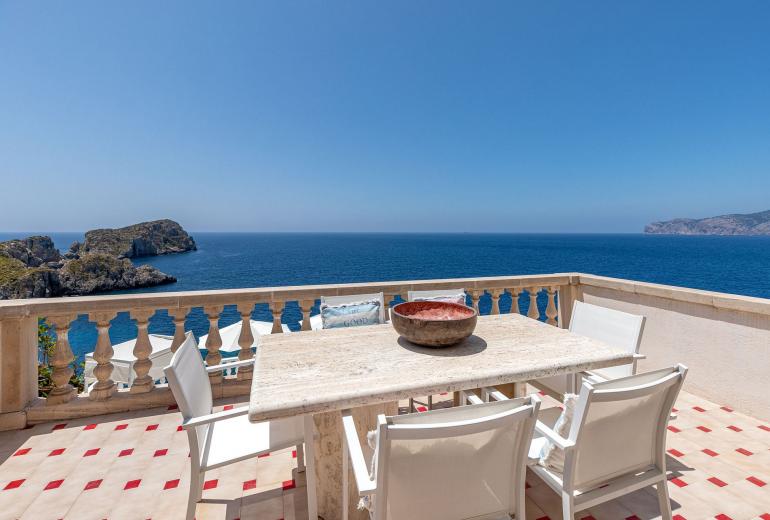 Mal007 - Luxury villa in first sea line, Mallorca