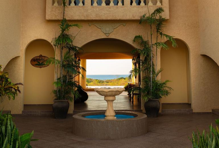 Pan009 - Villa luxuosa cercada pela natureza perto de Playa Hermosa