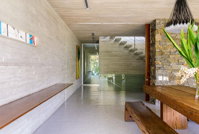 Pty008 - Luxury beachfront villa in Paraty