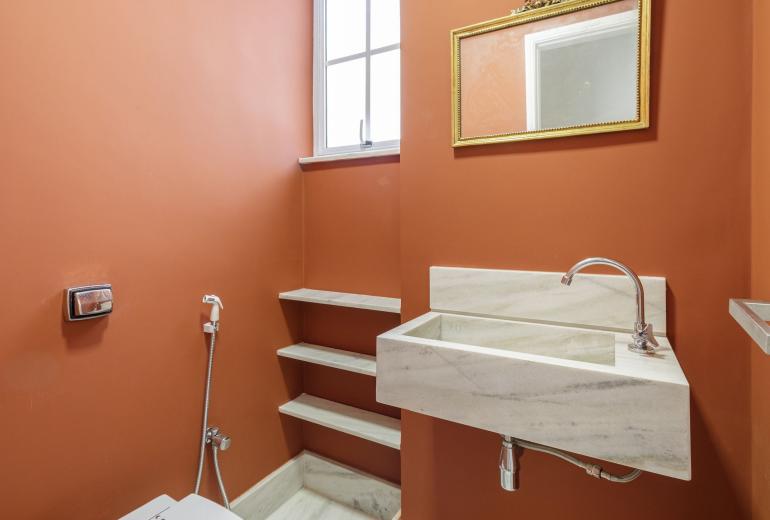 Rio130 - Remarkable 3 bedroom apartment in Copacabana