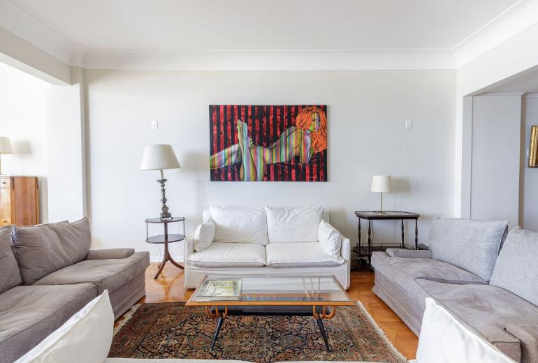 Rio130 - Remarkable 3 bedroom apartment in Copacabana