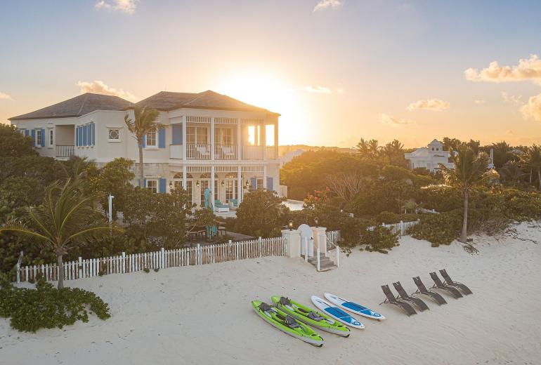 Tci001 – Elegant beachfront villa in Turtle Cove