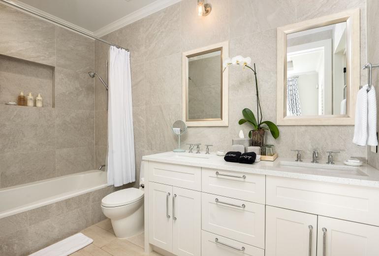 Tci001 – Elegant beachfront villa in Turtle Cove