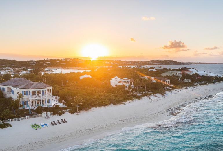 Tci001 – Elegant beachfront villa in Turtle Cove