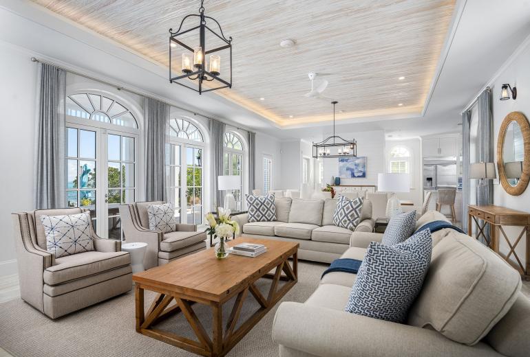 Tci001 – Elegant beachfront villa in Turtle Cove