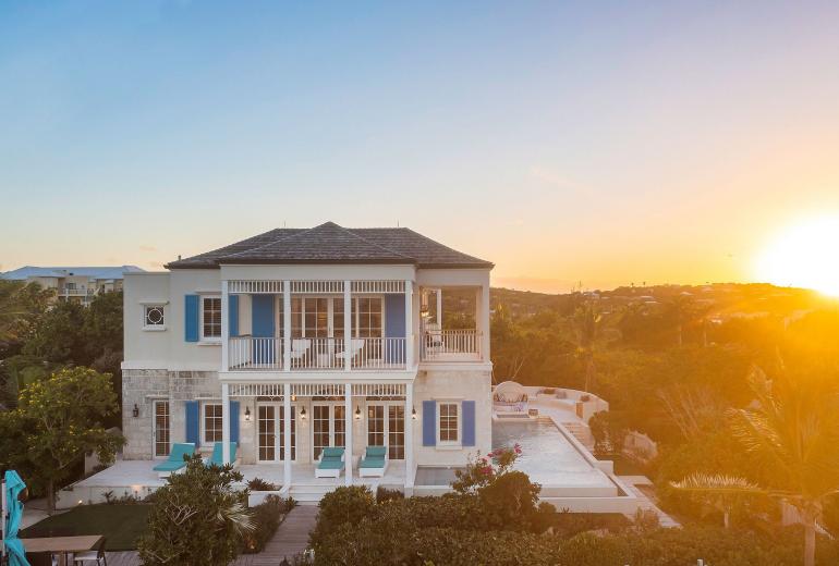 Tci001 – Elegant beachfront villa in Turtle Cove