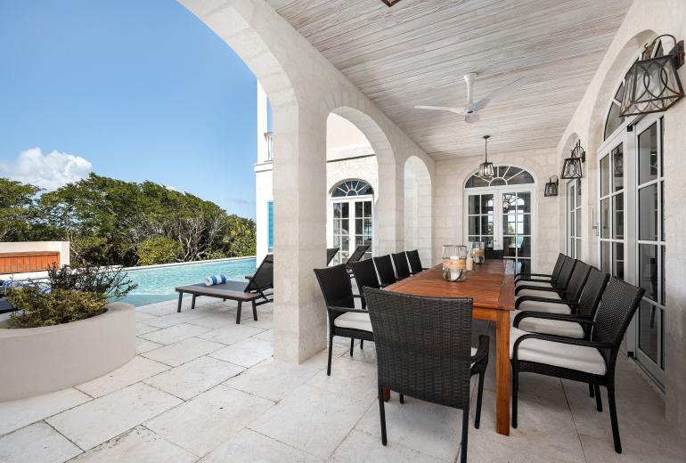 Tci001 – Elegant beachfront villa in Turtle Cove