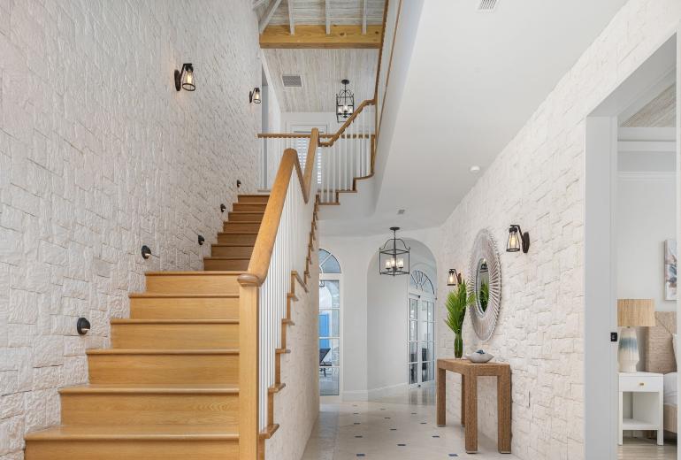 Tci001 – Elegant beachfront villa in Turtle Cove