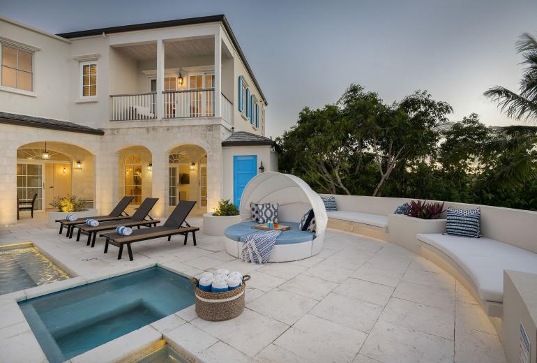 Tci001 – Elegant beachfront villa in Turtle Cove