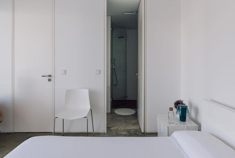 Com001 - Casa moderna rodeada de pinheiros, Comporta