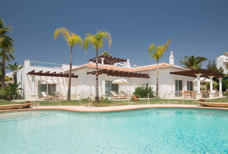 Alg009 - Villa en paraíso resort en Algarve