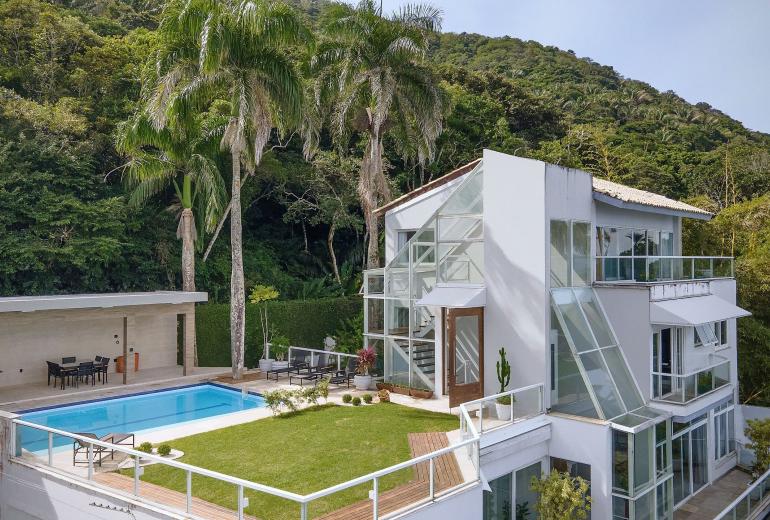 Rio106 - Mansion with incredible ocean views in São Conrado