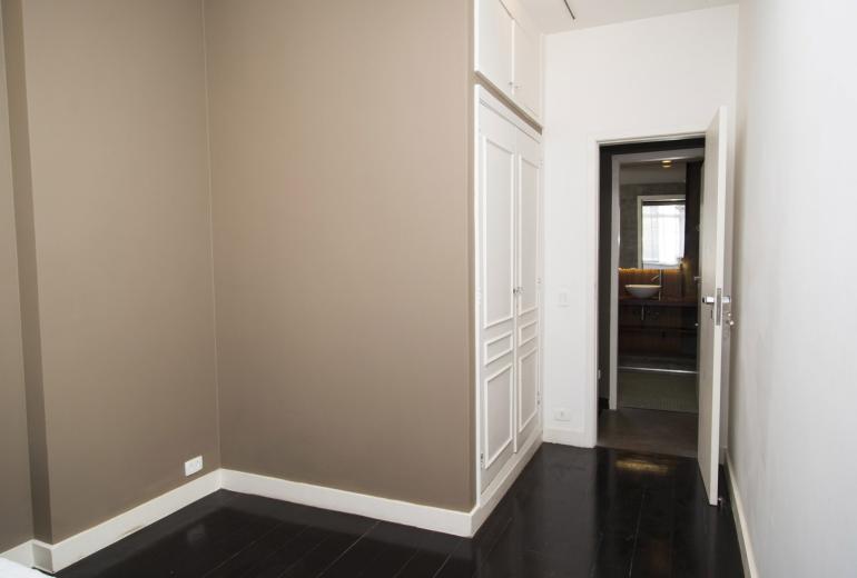 Rio260 - Charming four-bedroom penthouse in Copacabana