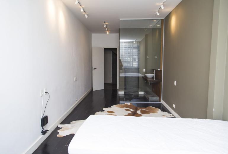 Rio260 - Charming four-bedroom penthouse in Copacabana