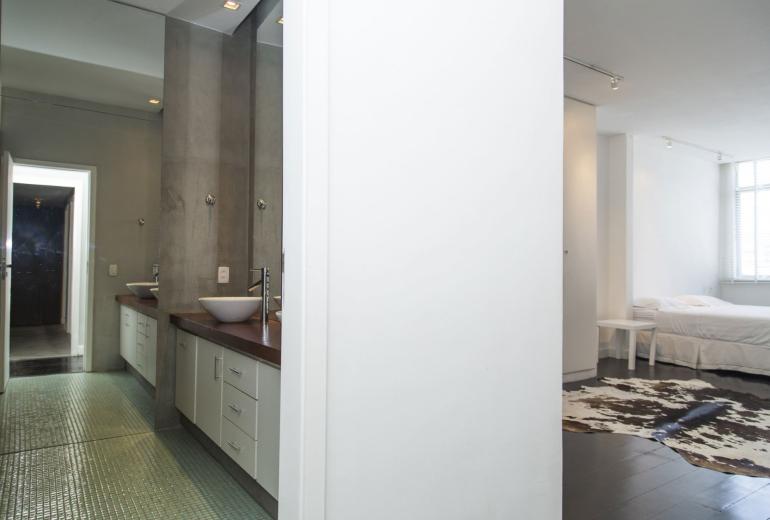 Rio260 - Charming four-bedroom penthouse in Copacabana