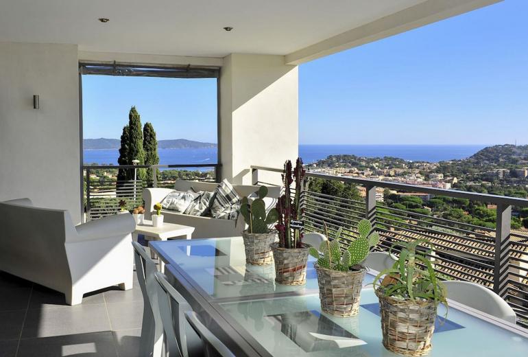 Azu044 - Villa with ocean view in Cavalaire