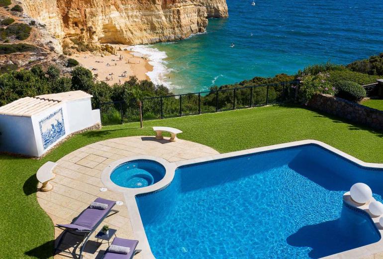 Alg024 - Villa de luxe avec la célèbre vue de Benagil