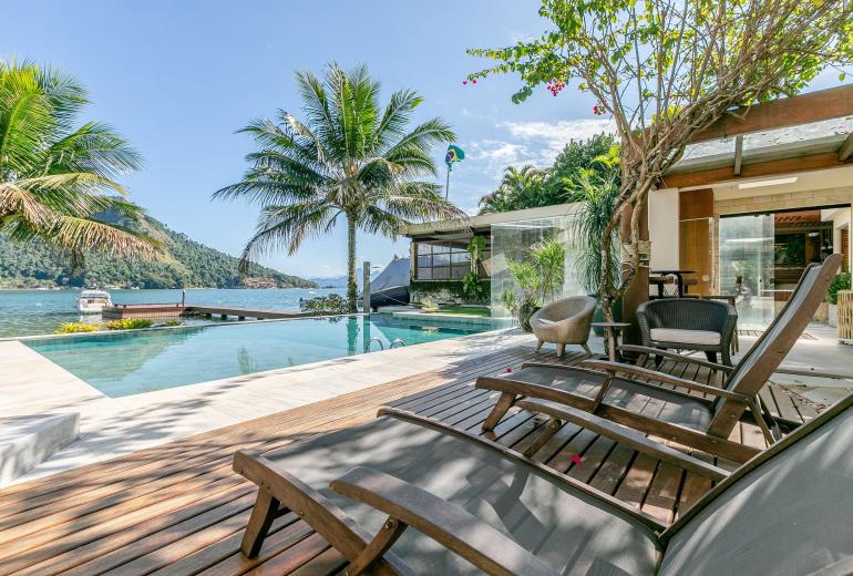 Ang022 - Stunning beach villa in Angra dos Reis