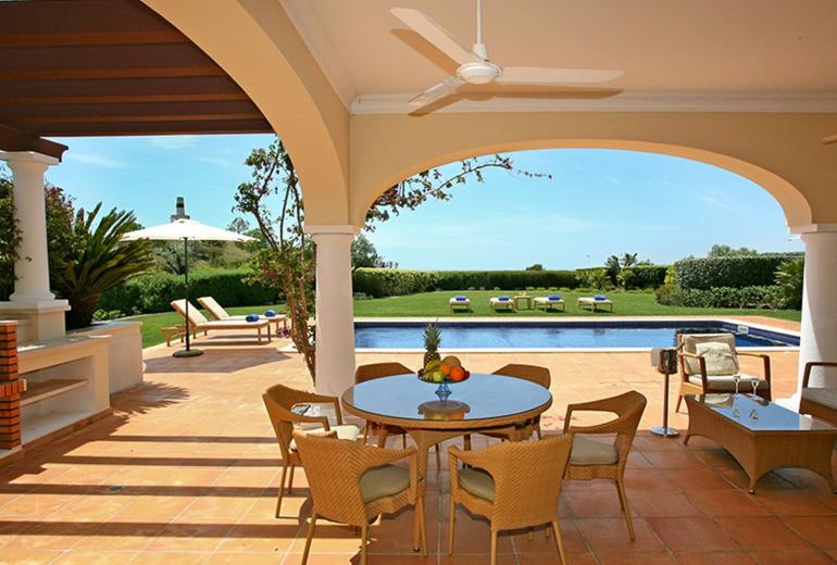Alg027 - Villa con piscina privada en prestigioso Resort