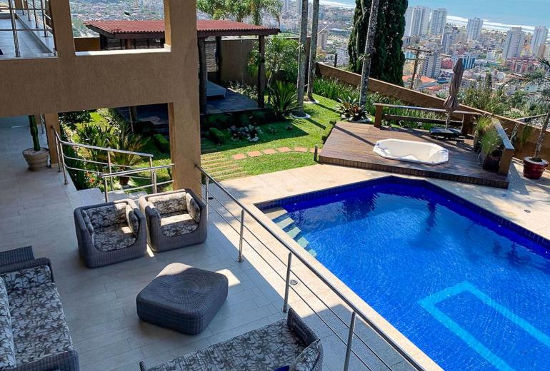 Gua004 - Mansion with stunning views at the top of Guarujá