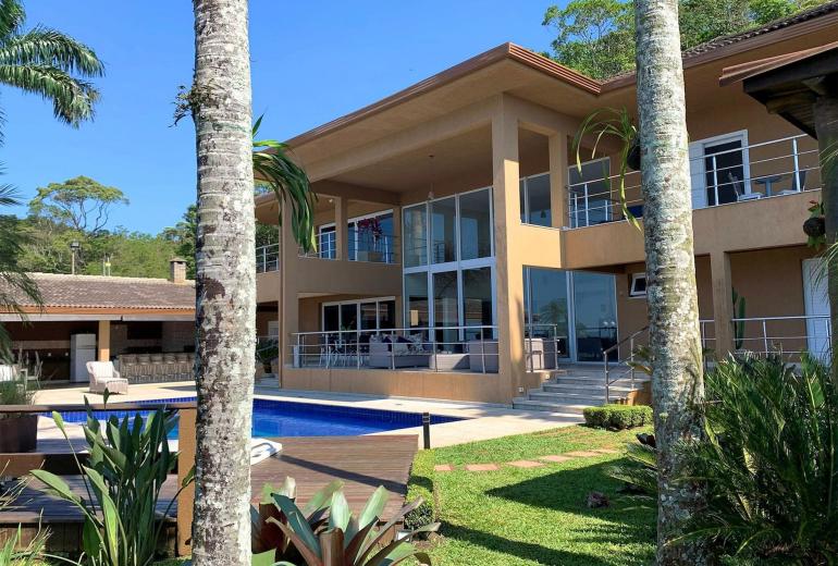 Gua004 - Mansion with stunning views at the top of Guarujá