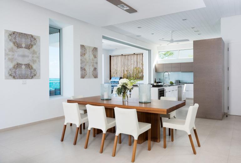 Tci024 – Luxurious beachfront villa in Turks and Caicos