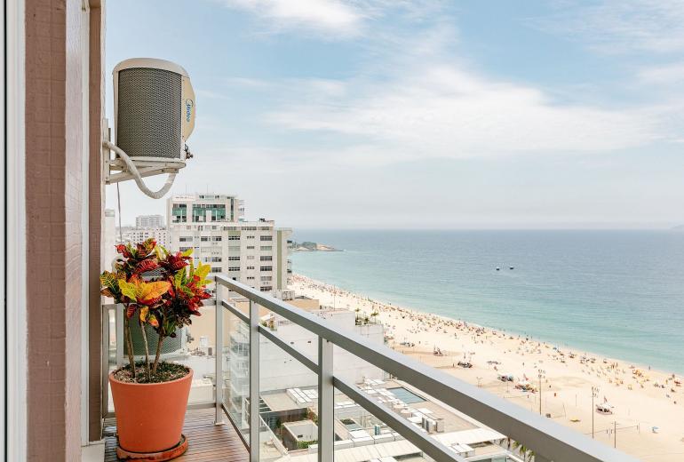 Rio089 - Triplex penthouse overlooking the sea in Ipanema