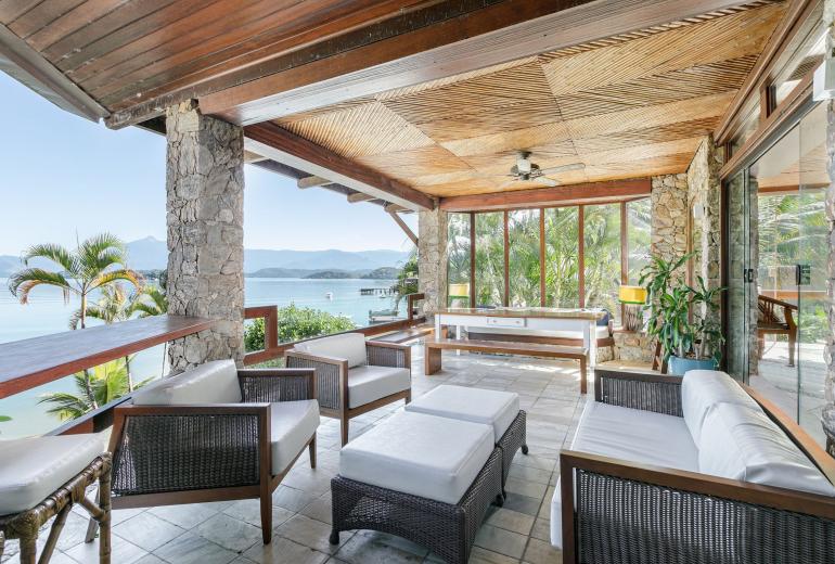 Ang056 - Magnifica casa pé na areia com praia privada