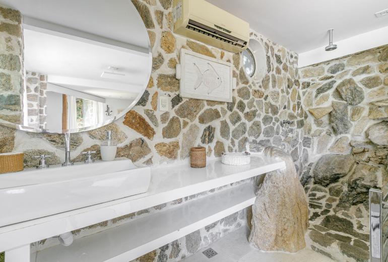 Ang056 - Magnifica casa pé na areia com praia privada