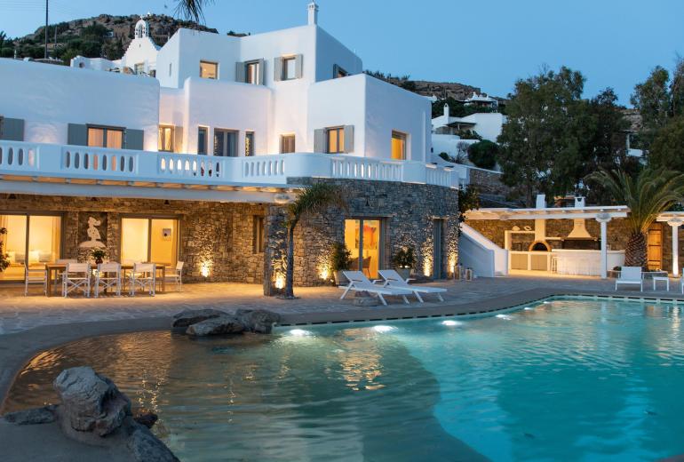 Cyc002 - Una villa moderna en Kounoupas, Mykonos.