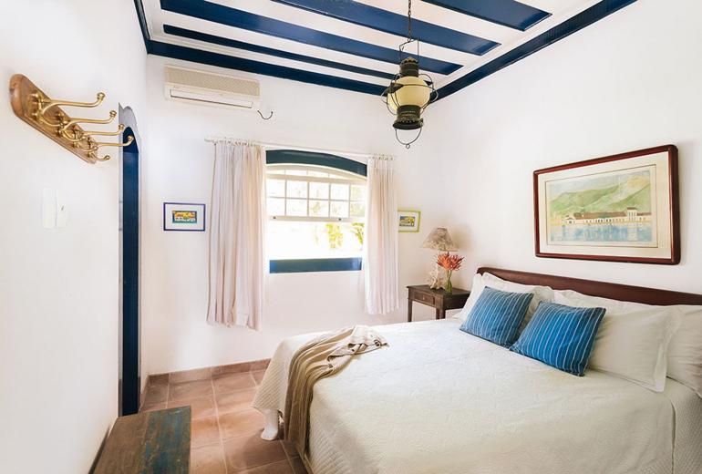 Pty011 - Maravilhosa propriedade com 2 casas à beira-mar em Paraty