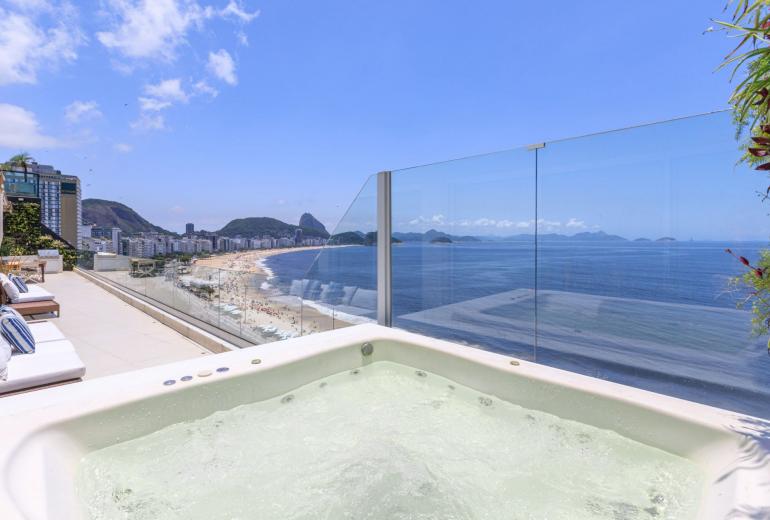 Rio008 - Luxury penthouse overlooking the sea in Copacabana