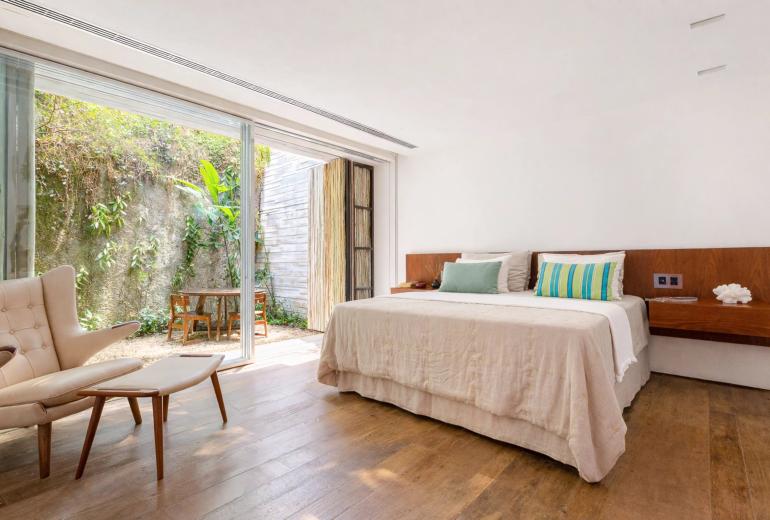 Pty008 - Luxury beachfront villa in Paraty