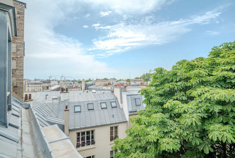 Par015 - Stunning penthouse next to Elysée Palace