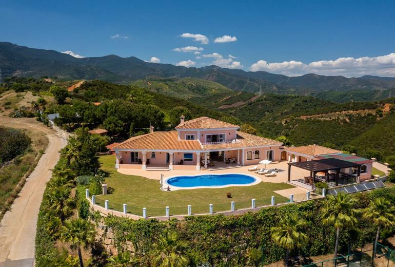 Mbl009 - Lujosa villa con vistas en Marbella.