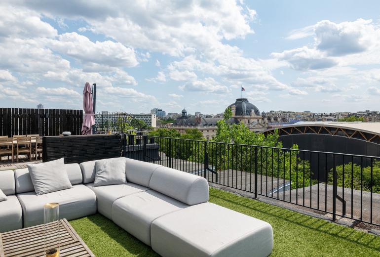 Par001 – Exceptional Paris Apartment