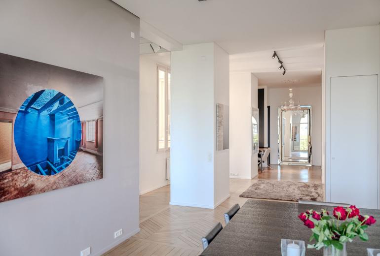 Par013 - 4 bedroom apartment on Champs de Mars