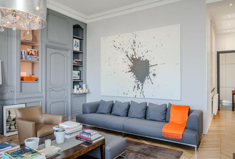 Par013 - 4 bedroom apartment on Champs de Mars