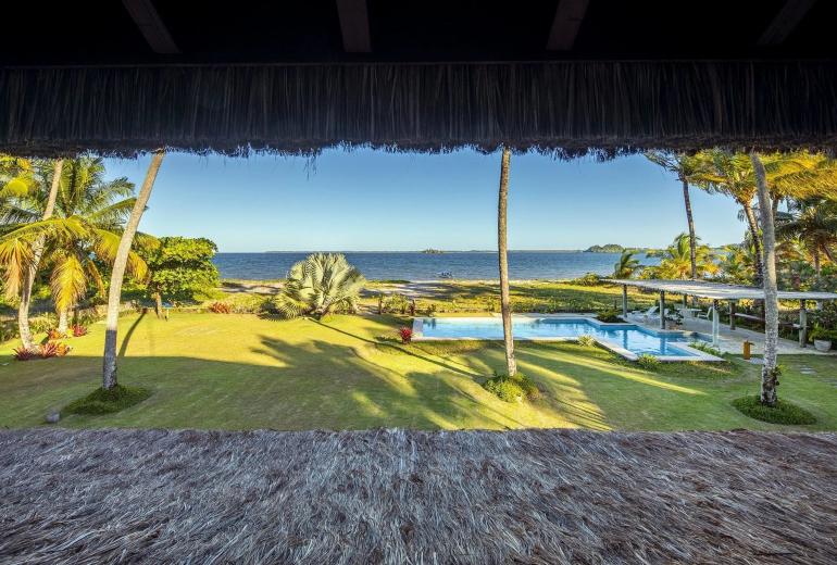 Bah329 - Hermosa villa frente al mar en Maraú