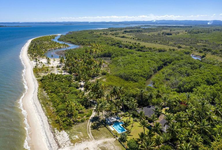 Bah329 - Hermosa villa frente al mar en Maraú