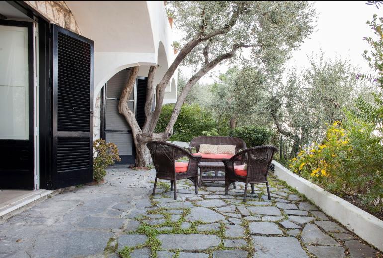 Cam018 - Une Villa aux Vues Imprenables sur l'Île de Capri