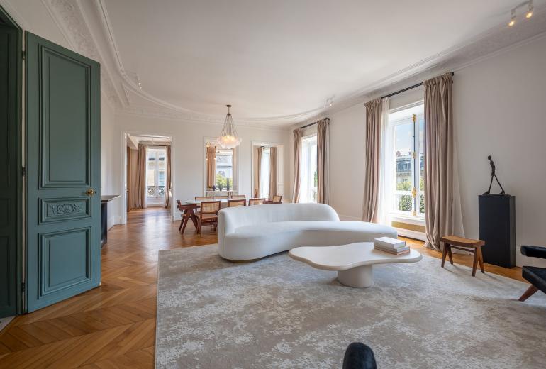 Par033 = Appartement de prestige à Paris
