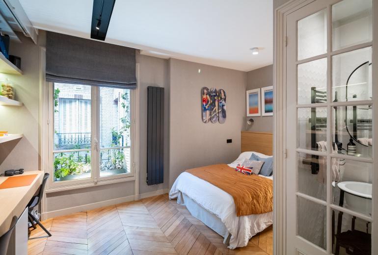 Par098 - Apartamento de 2 quartos em Paris